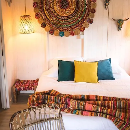 Whaka Luxury Camp * Seissan