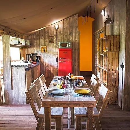 Whaka Luxury Camp Lodge *