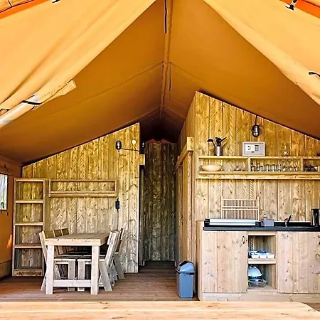 Whaka Luxury Camp Lodge *